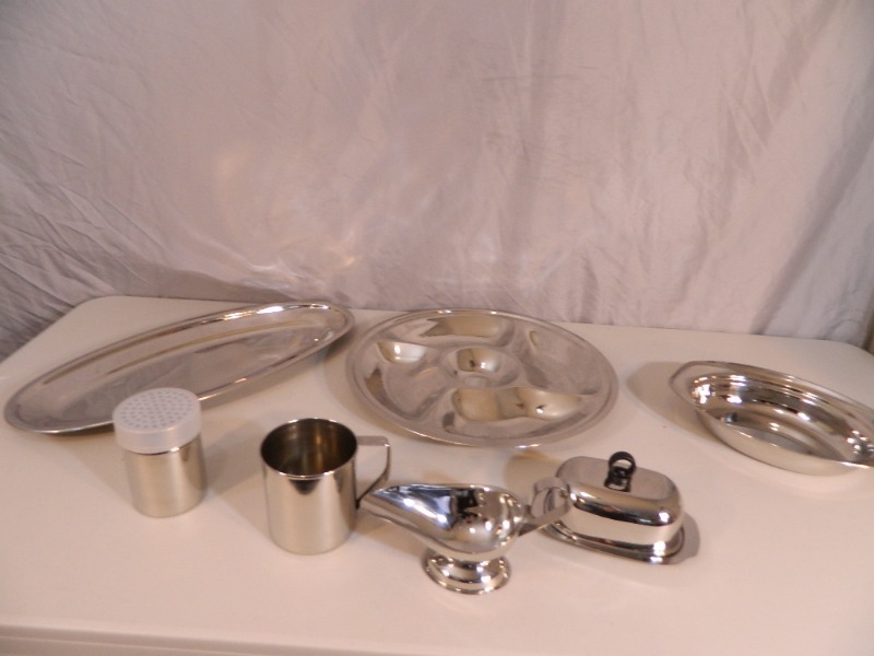 lot 95 image: New Serving Items