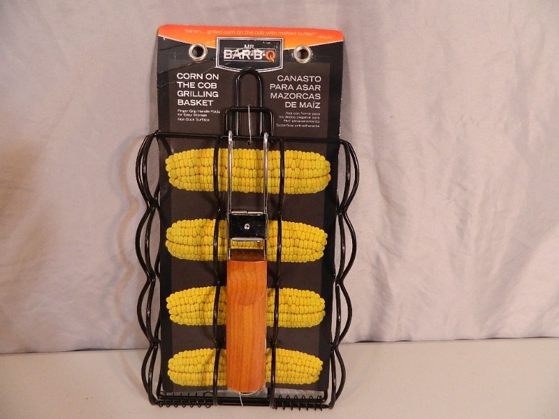 lot 107 image: New Corn on the Cob Grilling Basket