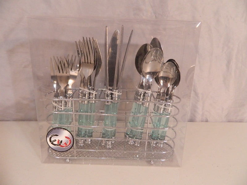 lot 109 image: New 20 Pc Silverware Set with Caddy