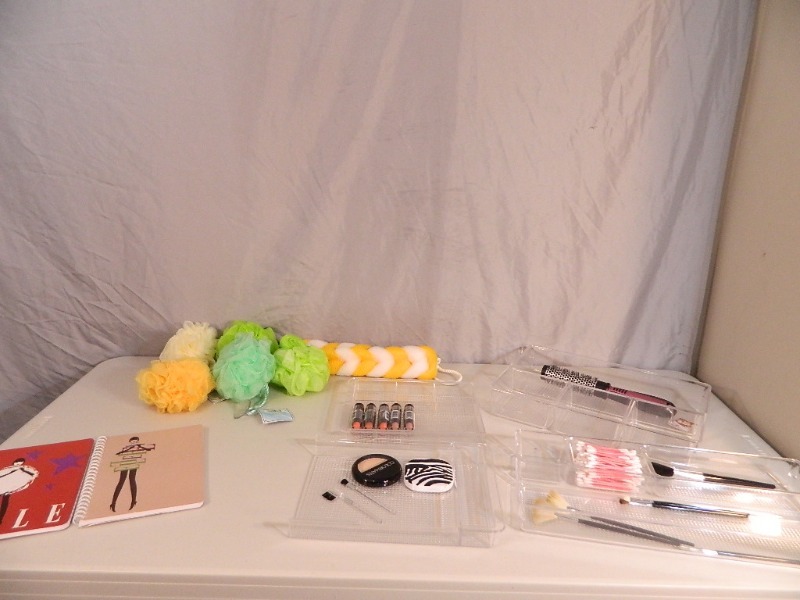 lot 111 image: New Items