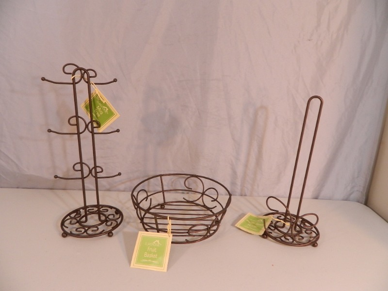 lot 112 image: New Metal Kitchen Items