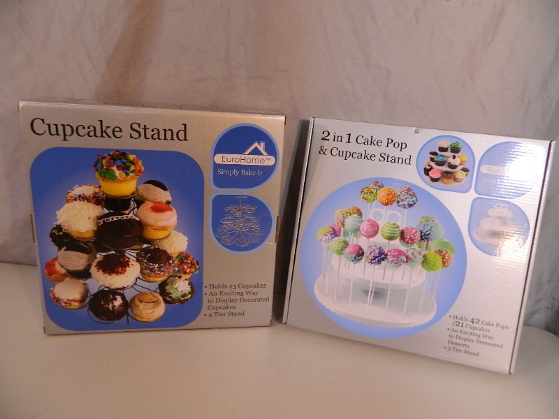 lot 121 image: New Cupcake and Cake Pop Stands