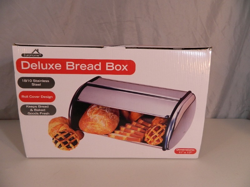 lot 122 image: New Deluxe Bread Box