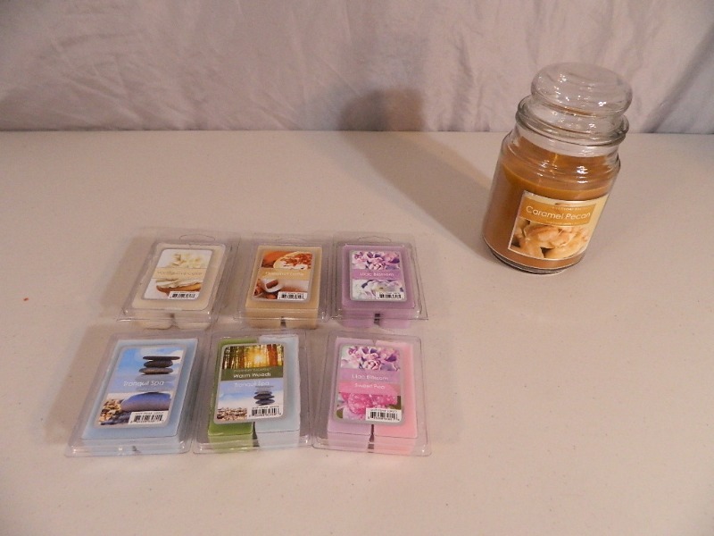 lot 123 image: New Candle and Wax Melts