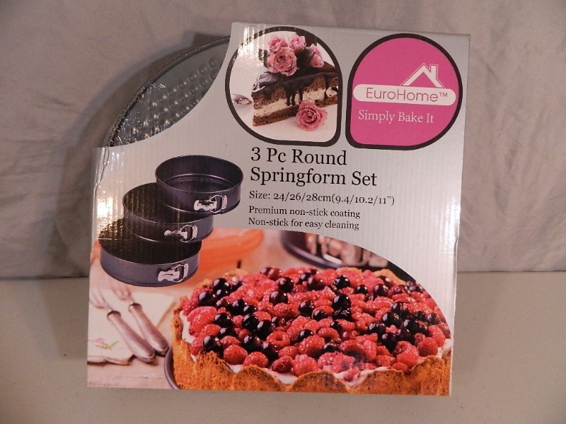 lot 133 image: New 3pc Round Springform Set