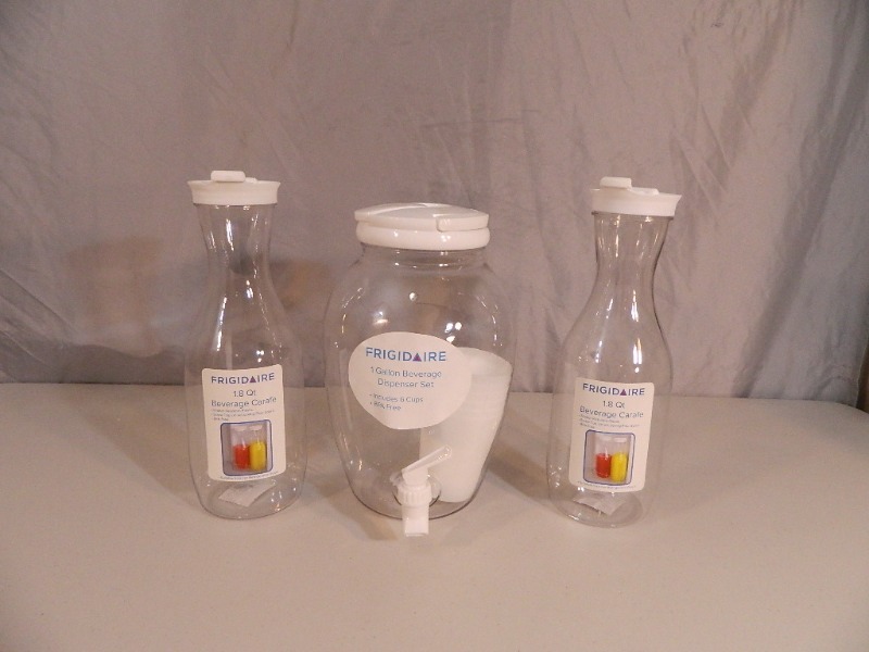 lot 154 image: New Frigidaire Beverage Items