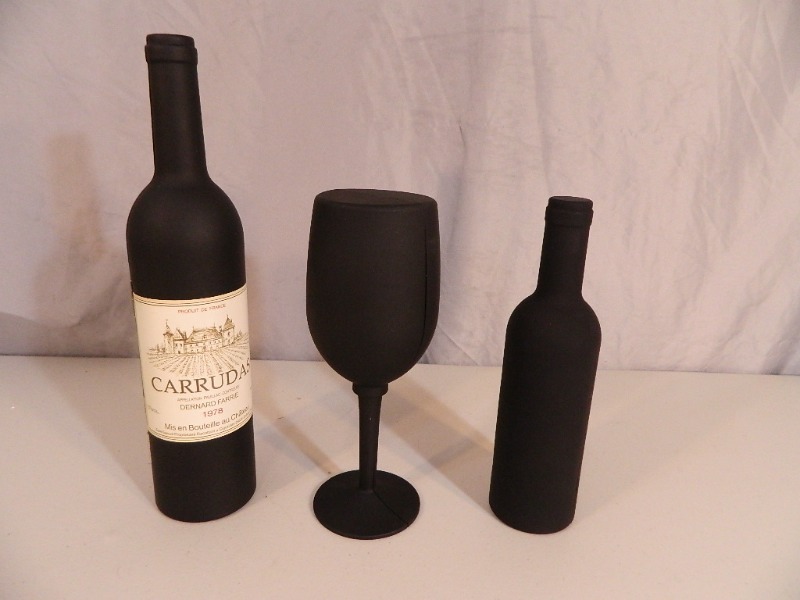 lot 167 image: 3 New Wine Accessory Sets