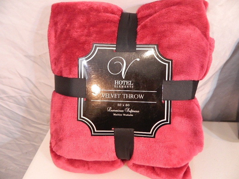 lot 186 image: New Velvet Throw