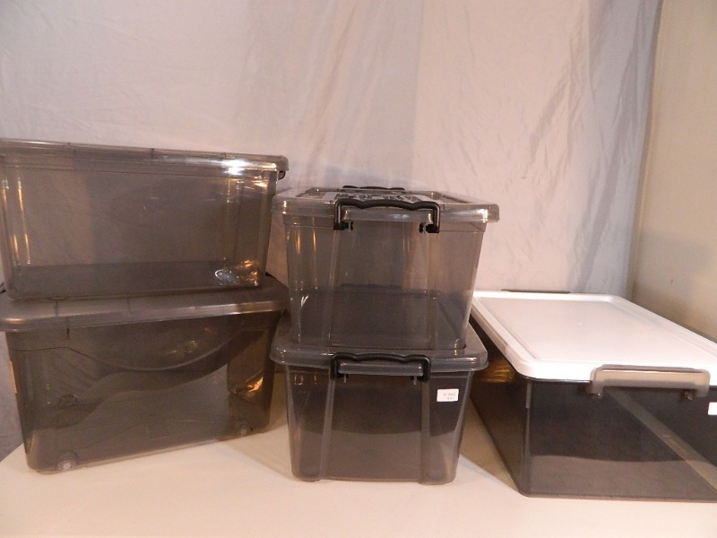 lot 196 image: 5 New Storage Containers with Lids