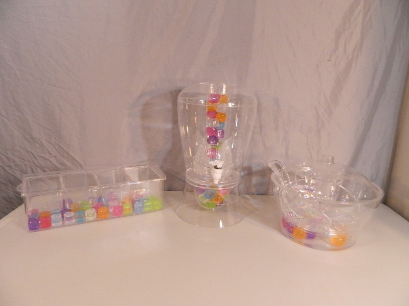 lot 201 image: 3 New Serving Items