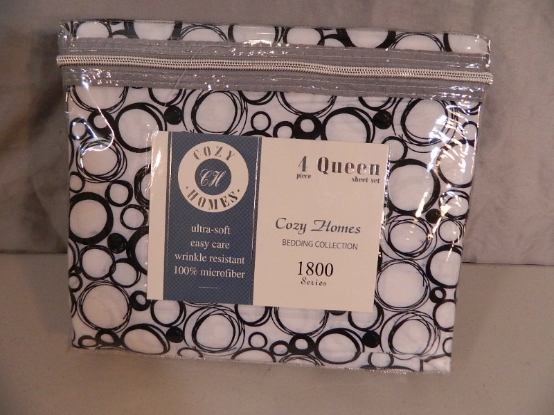 lot 207 image: New Queen Sheet Set