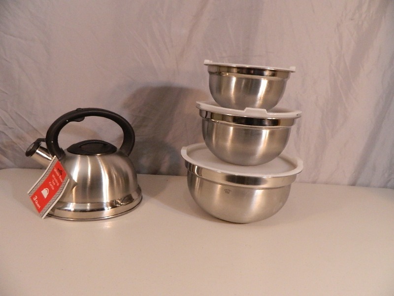 lot 226 image: New Tea Kettle and Nesting Bowl with Lids Set
