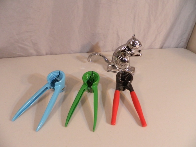 lot 236 image: 4 New Nutcrackers