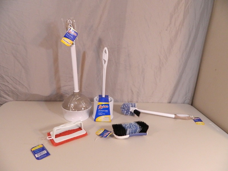 lot 246 image: New Bathroom Cleaning Items