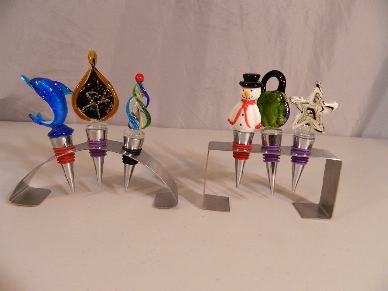lot 249 image: 6 New Glass Wine Stoppers