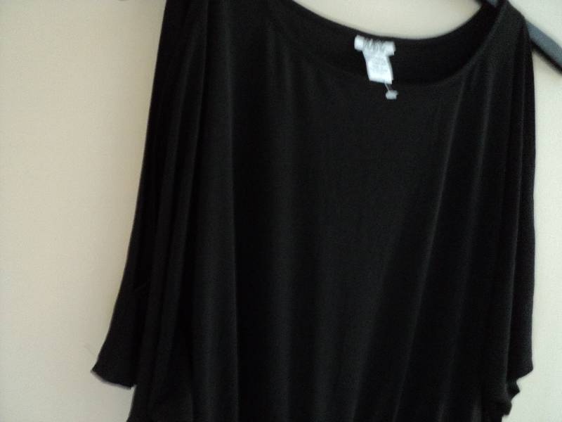 Monroe and Main size XL black top...