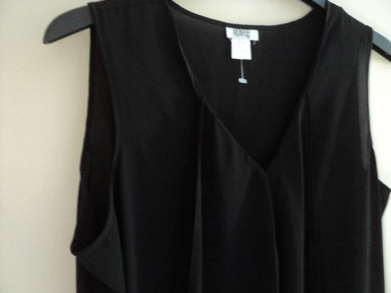 Monroe and Main size 1X black top...