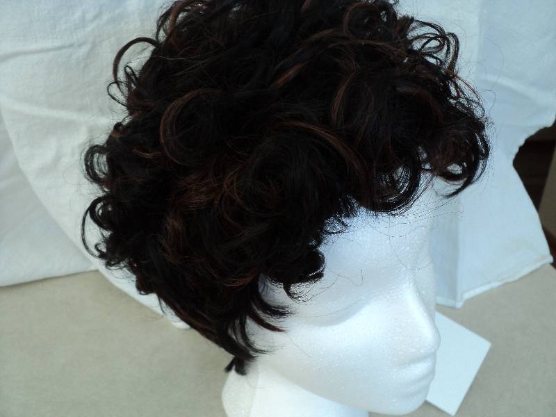 Ashro wig, style Haleigh, color off...