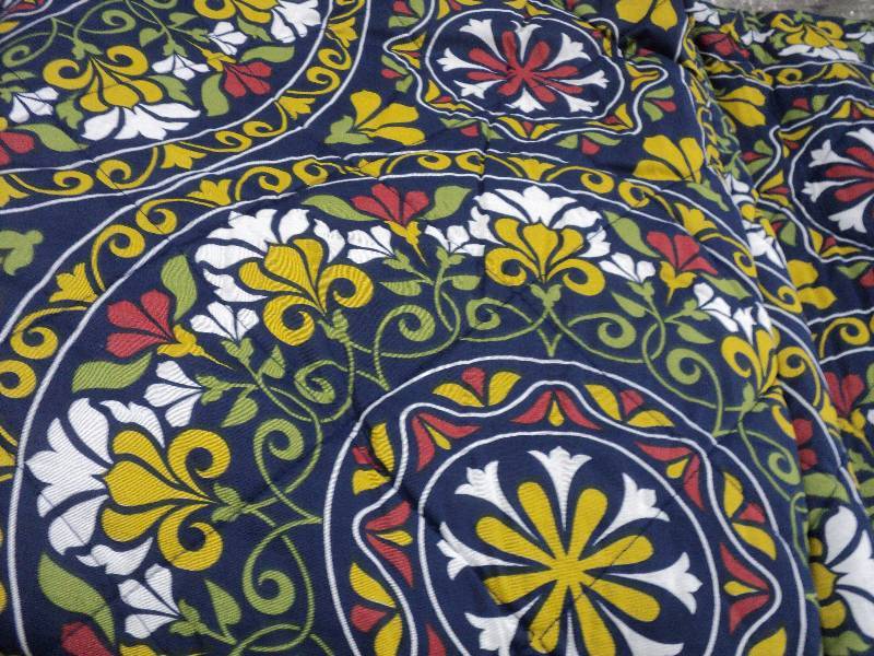 King size quilt and 2 shams...