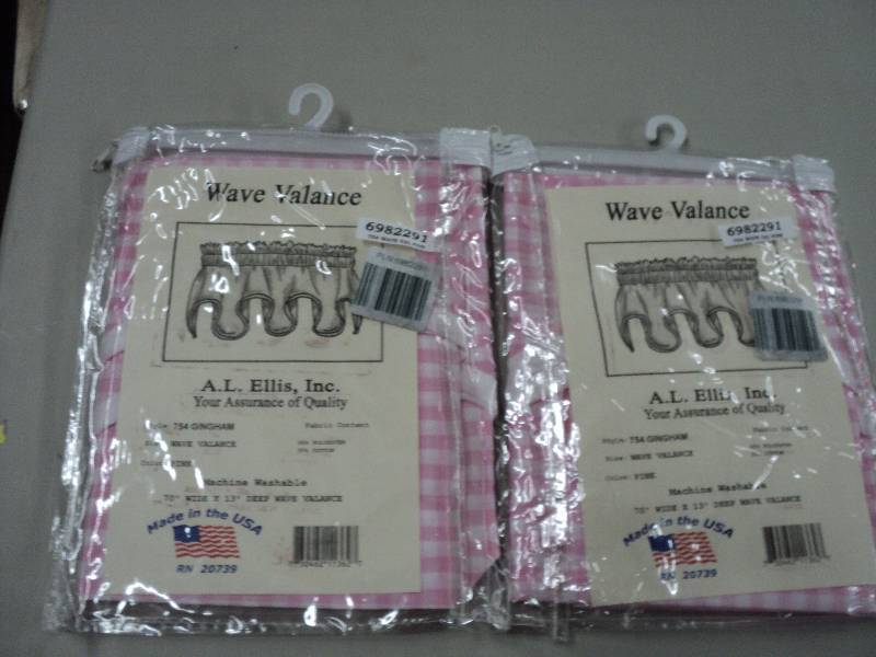 2 pink checkered wave valences...