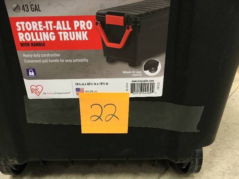 IRIS USA 42.25 Gal. Storage Trunk with Wheels in good conditions