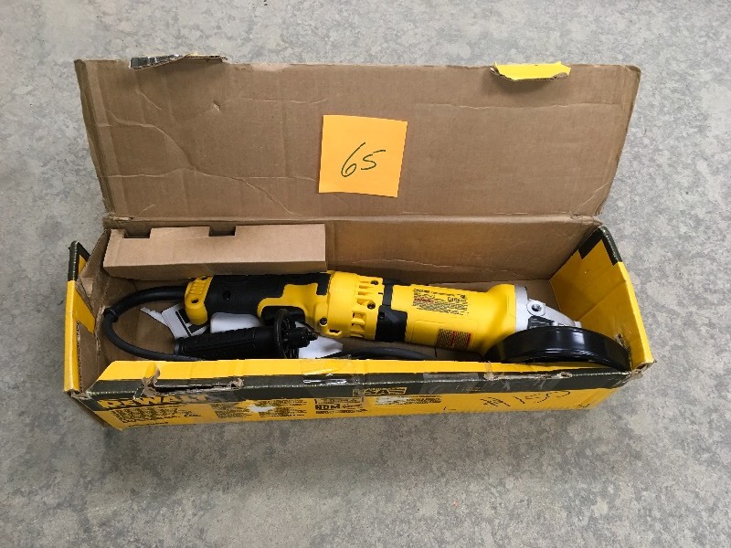 DEWALT DWE43066 6 High Performance Trigger Switch Grinder  not used open box