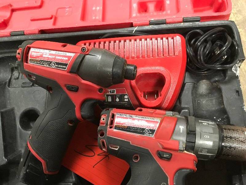 Milwaukee M12 Fuel 12 Volt Hammer Drill  Impact Driver Kit In working conditions