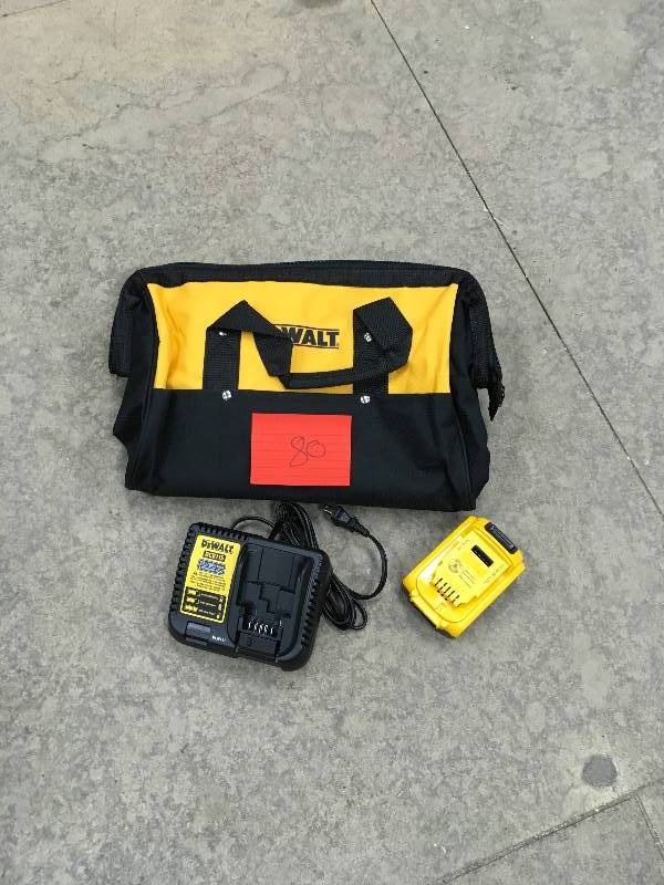 DeWalt 20Volt Max Starter Kit (5.0Ah Battery ) Open box never used