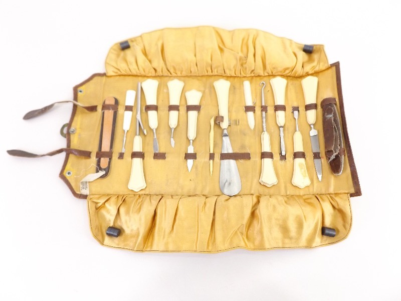 lot 5 image: Complete Antique Griffon Leather Traveling Vanity Grooming Roll Up Case