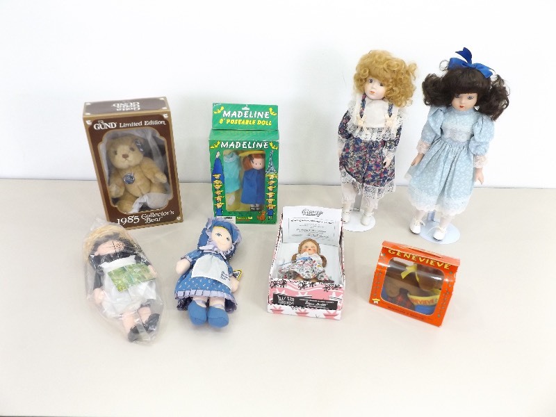 lot 27 image: New in Box, etc. Collectible Vintage Dolls