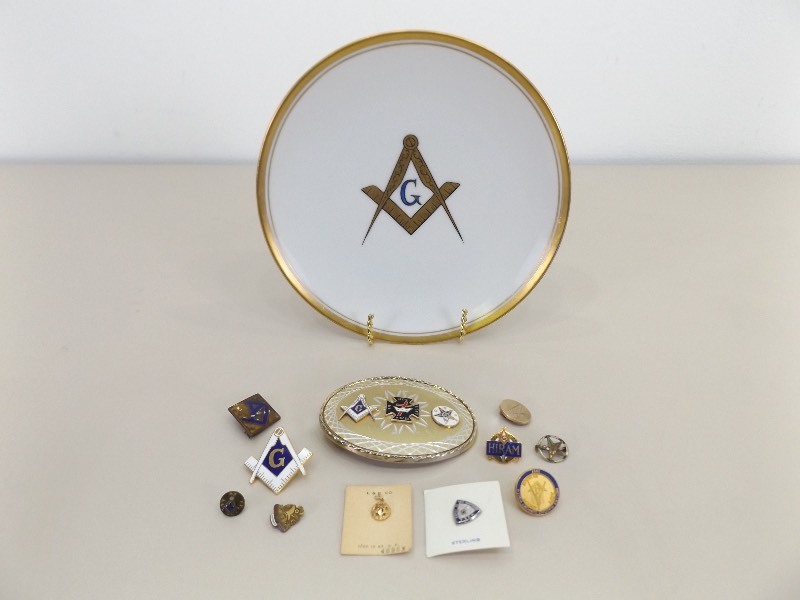 lot 44 image: Lot of Free Mason Pins, Belt Buckle, etc. Items