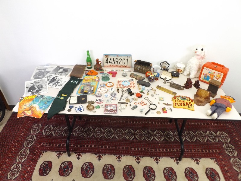 lot 50 image: Large Lot of Miscellaneous Collectibles