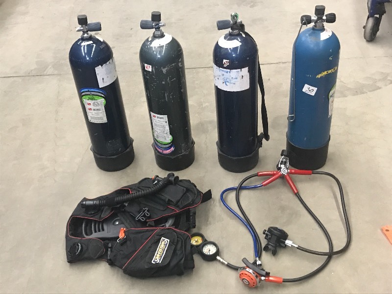 lot 30 image: Suba-Diving Vest & Tank Set Includ...