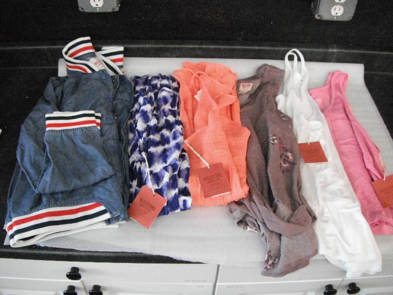 Womens Clothes Size M