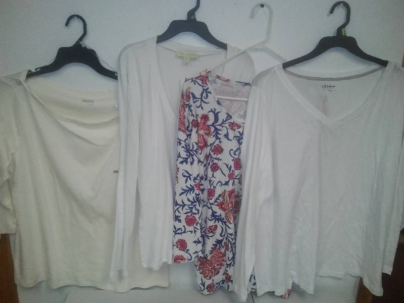 lot 18 image: 4 NWT Size 2XL Womens Long Sleeve