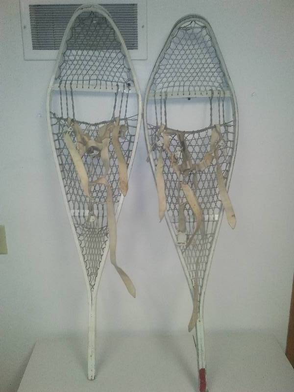 lot 29 image: Vintage Snow Shoes, Magnesium