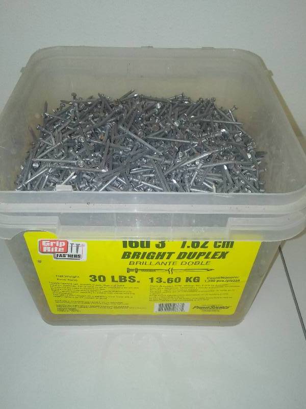 lot 52 image: 2    in. Double headed nail, 16D size, 30 lbs.