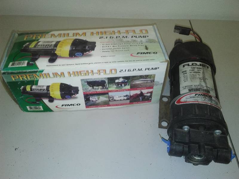lot 64 image: Fimco 2.1 GallonMinute 12V pump