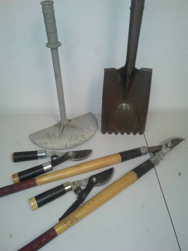 lot 67 image: 3 Branch Trimmers, Shingle Shovel and Cement Scoop
