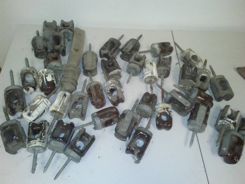lot 78 image: 40 Insulators