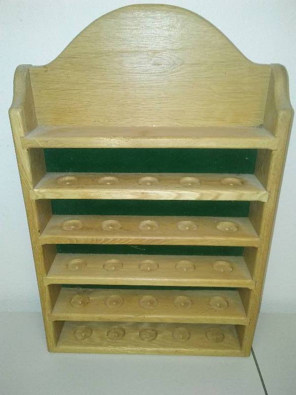 lot 82 image: 25 Ball Golf Ball Display  Oak