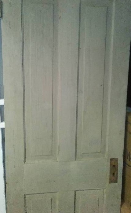 lot 87 image: Vintage 4 Panel Door