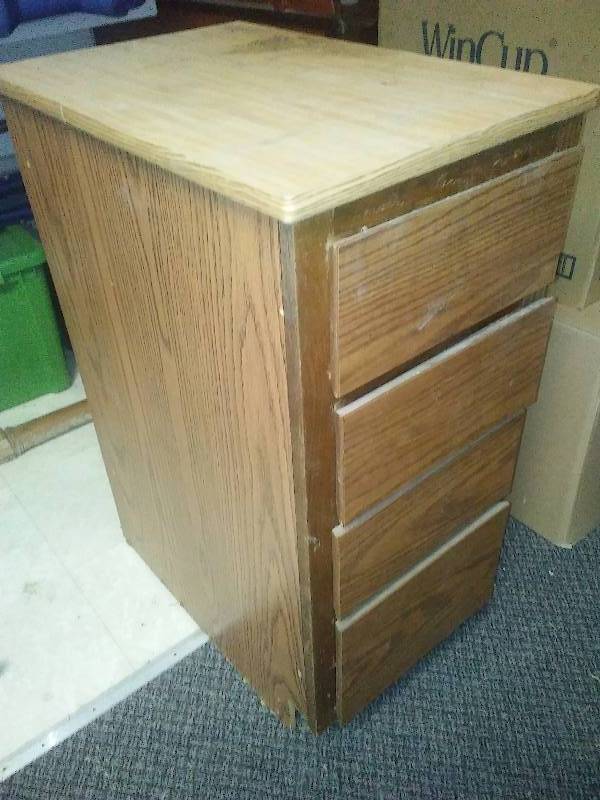 lot 90 image: 4 Drawer Base Cabinet