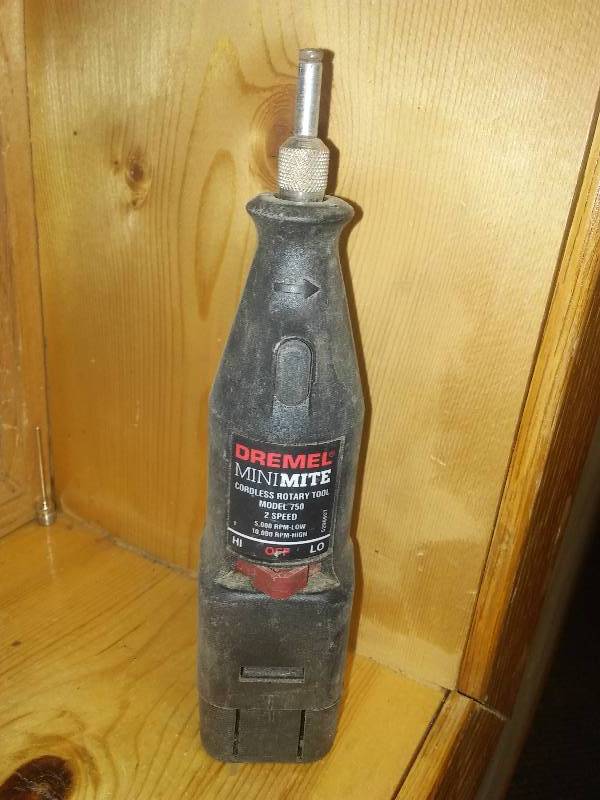 lot 99 image: Mini Dremel with battery