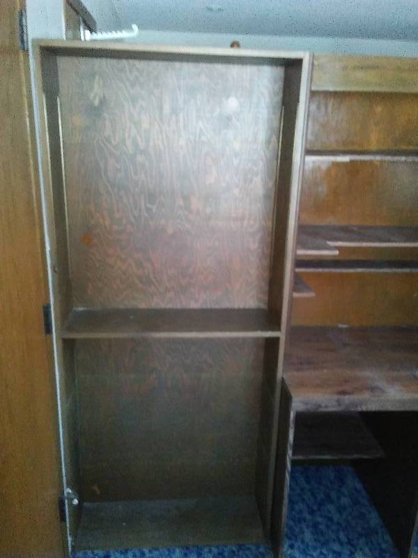 lot 140 image: Book Case  Desk Wall Unit - Complete with Drawers and shelves.