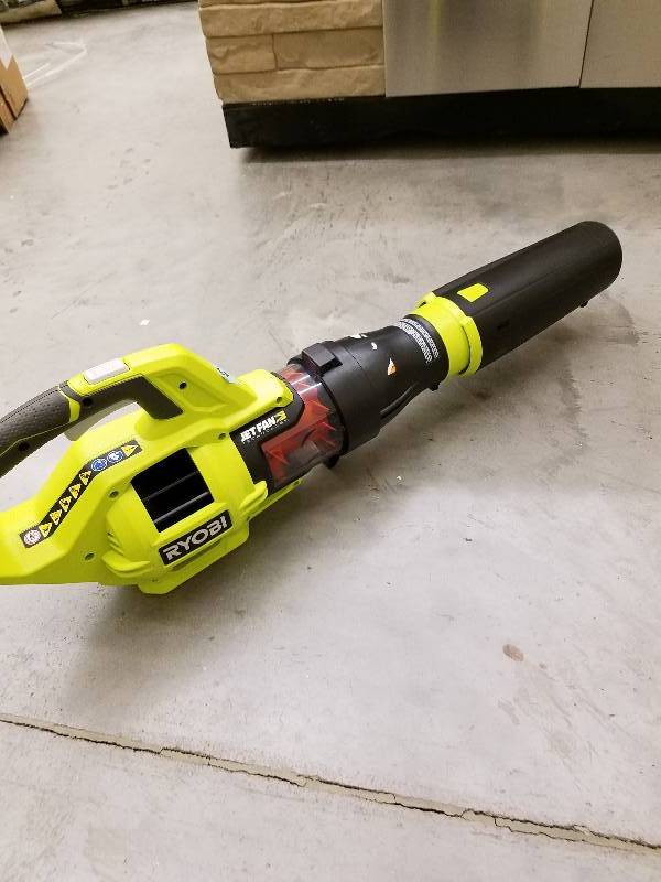 lot 86 image: Ryobi bundle leaf blower, hedge trimmer, and weed-whip