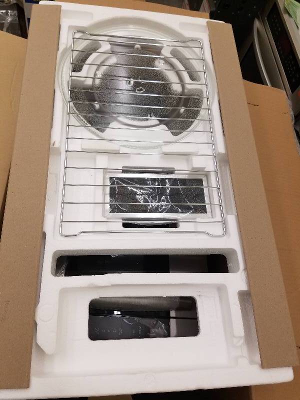 lot 89 image: Samsung 30 in. W 1.8 cu. ft. Over the Range Microwave in Stainless Steel with Sensor Cooking