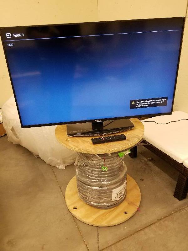 lot 132 image: Sony XBR43X800D 43 4K Ultra HD 2160p 60Hz LED Smart HDTV (4K x 2K)