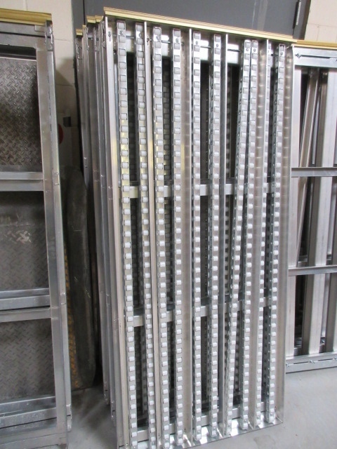 lot 701 image: BULK BEER GRAVITY FEED SHELVING