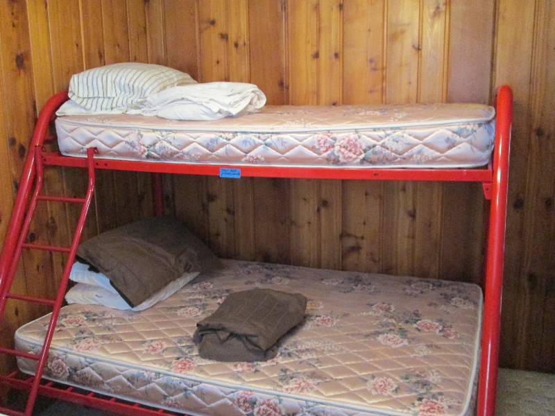 lot 8 image: Steel Bunk Bed
